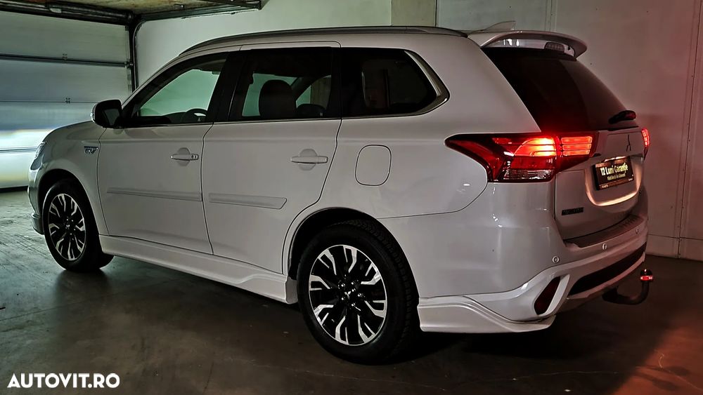 Mitsubishi Outlander 2.0 4WD - 32