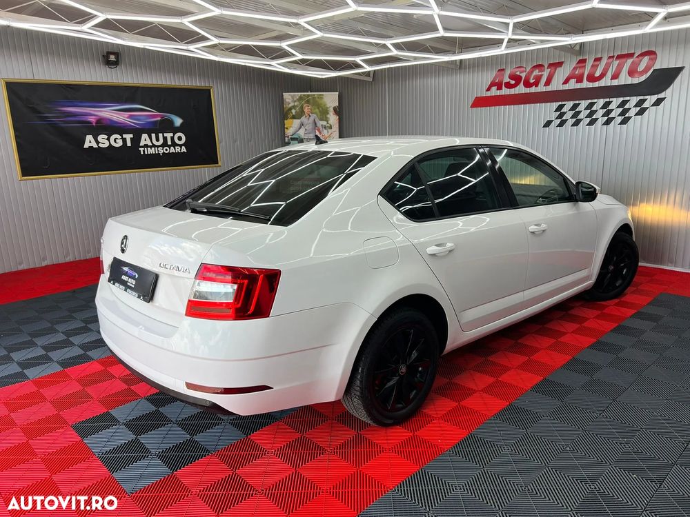 Skoda Octavia - 8