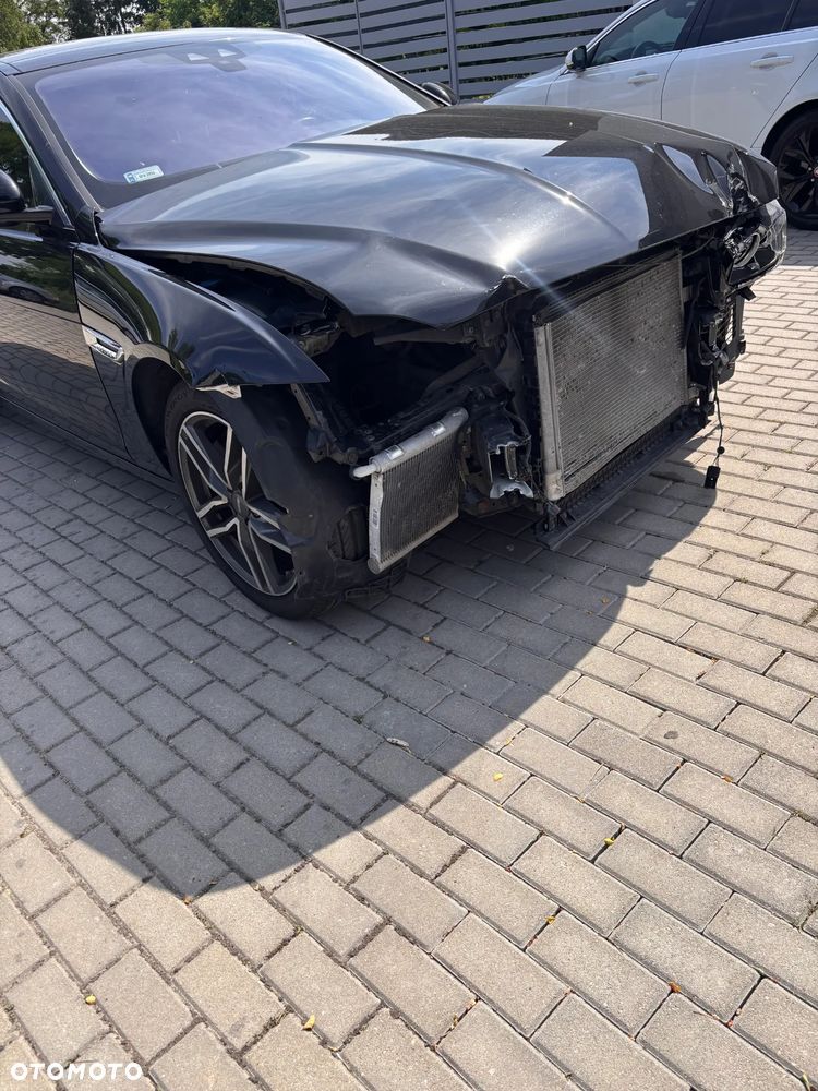 Jaguar XE 2.0 T AWD Pure - 8