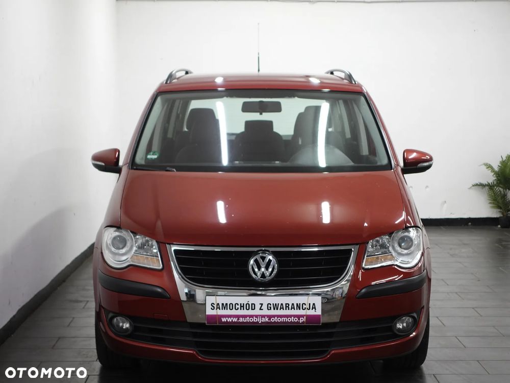 Volkswagen Touran - 12