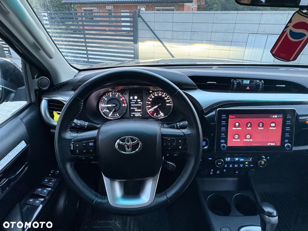 Toyota Hilux 2.8 D-4D Double Cab SR5+ 4x4 - 26