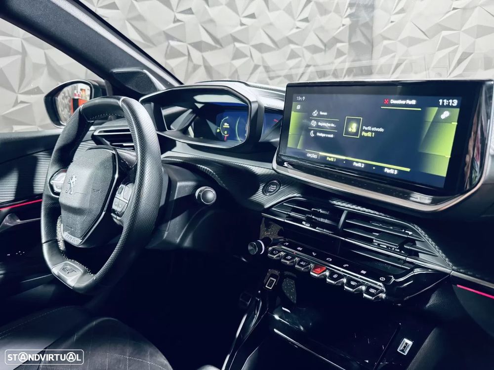 Peugeot 208 PureTech 130 GT Pack - 18