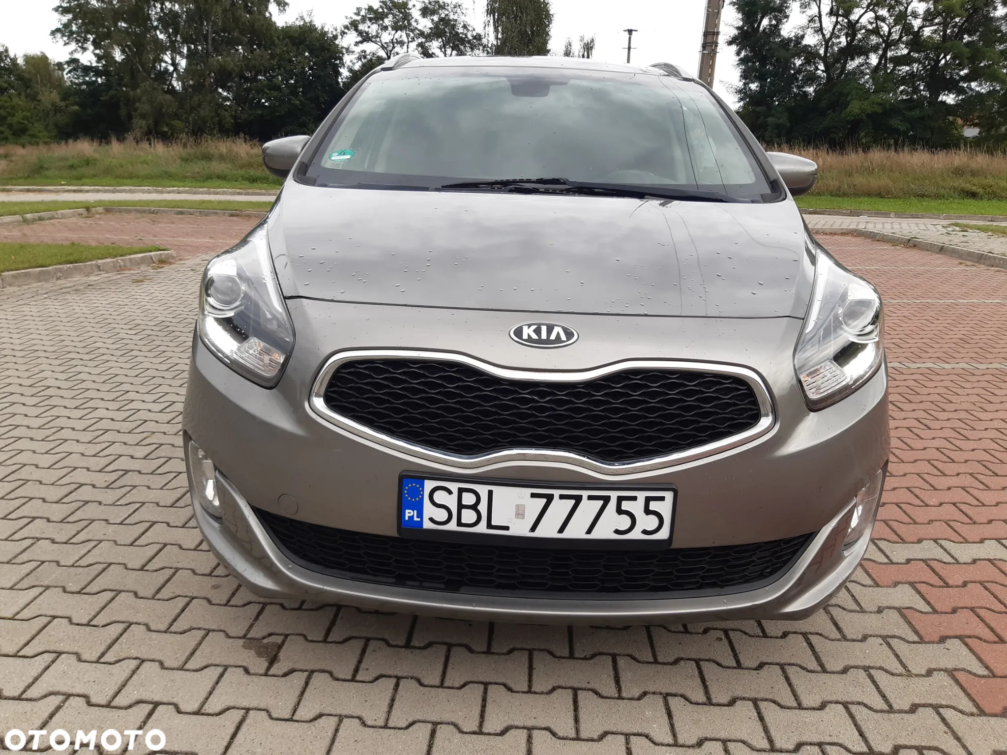 Kia Carens 1.7 CRDi 115 Dream Team Edition - 8