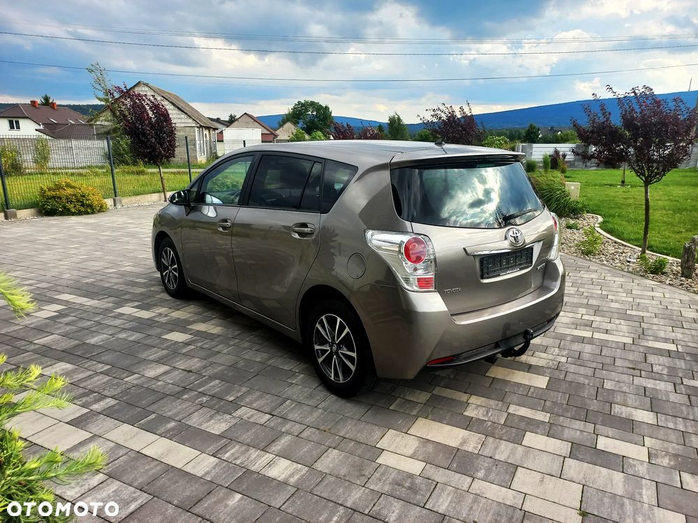 Toyota Verso 1.6 D-4D Premium - 6