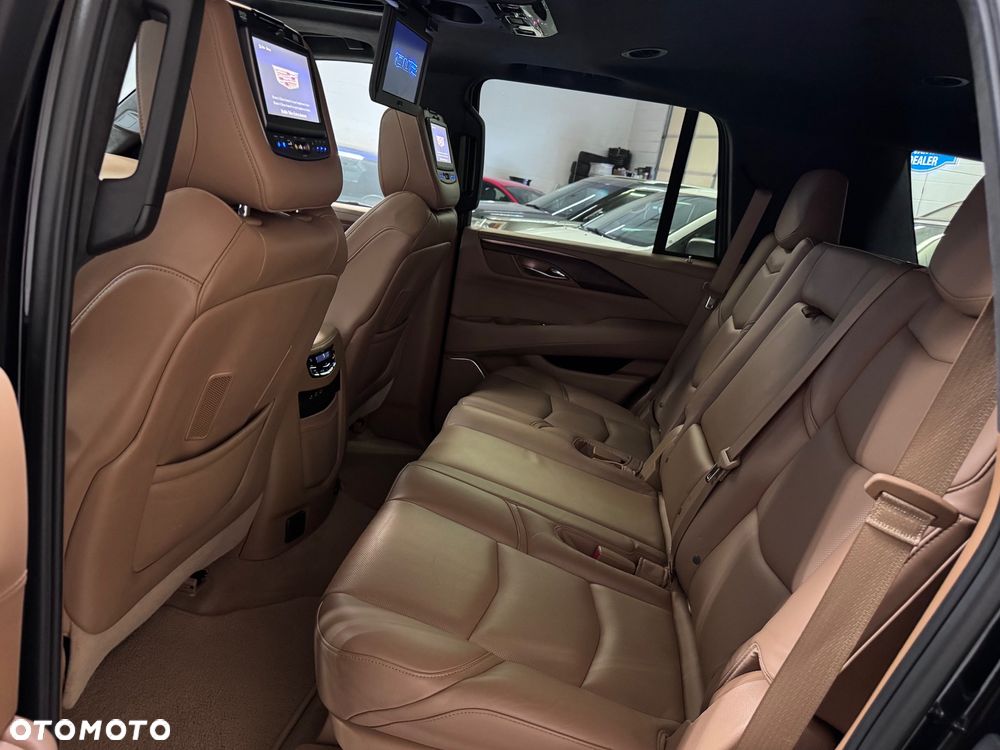 Cadillac Escalade 6.2 V8 AWD AT Platinum - 12