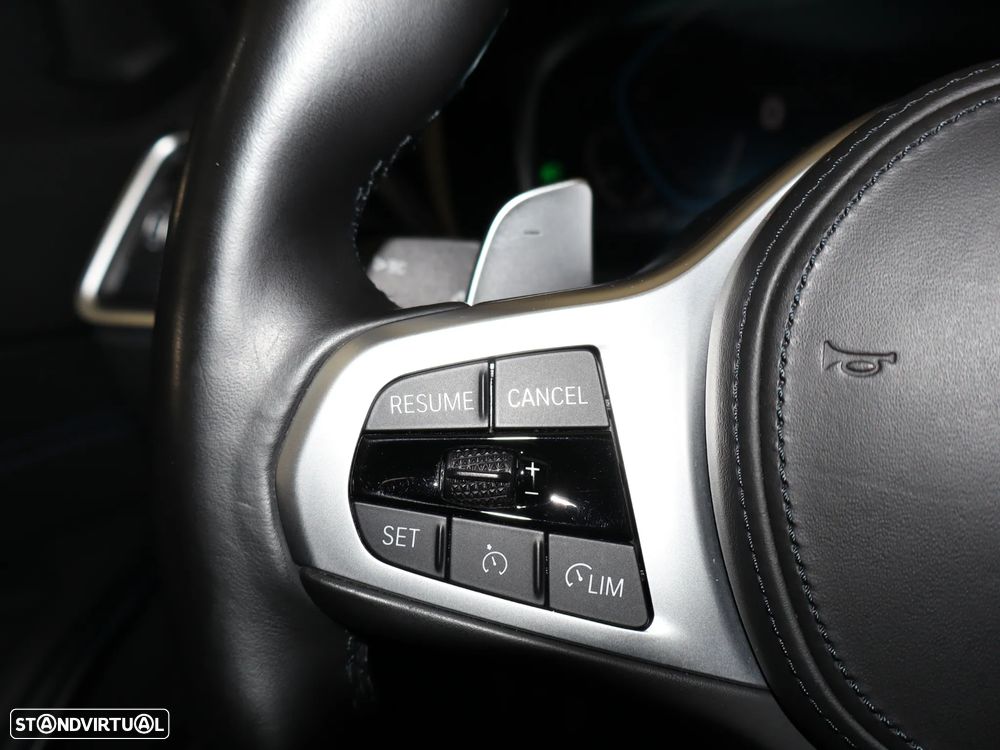 BMW 320 e Aut. M Sport - 33