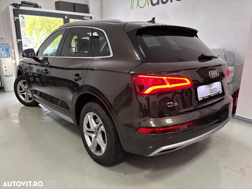 Audi Q5 2.0 40 TDI quattro S tronic Design - 7