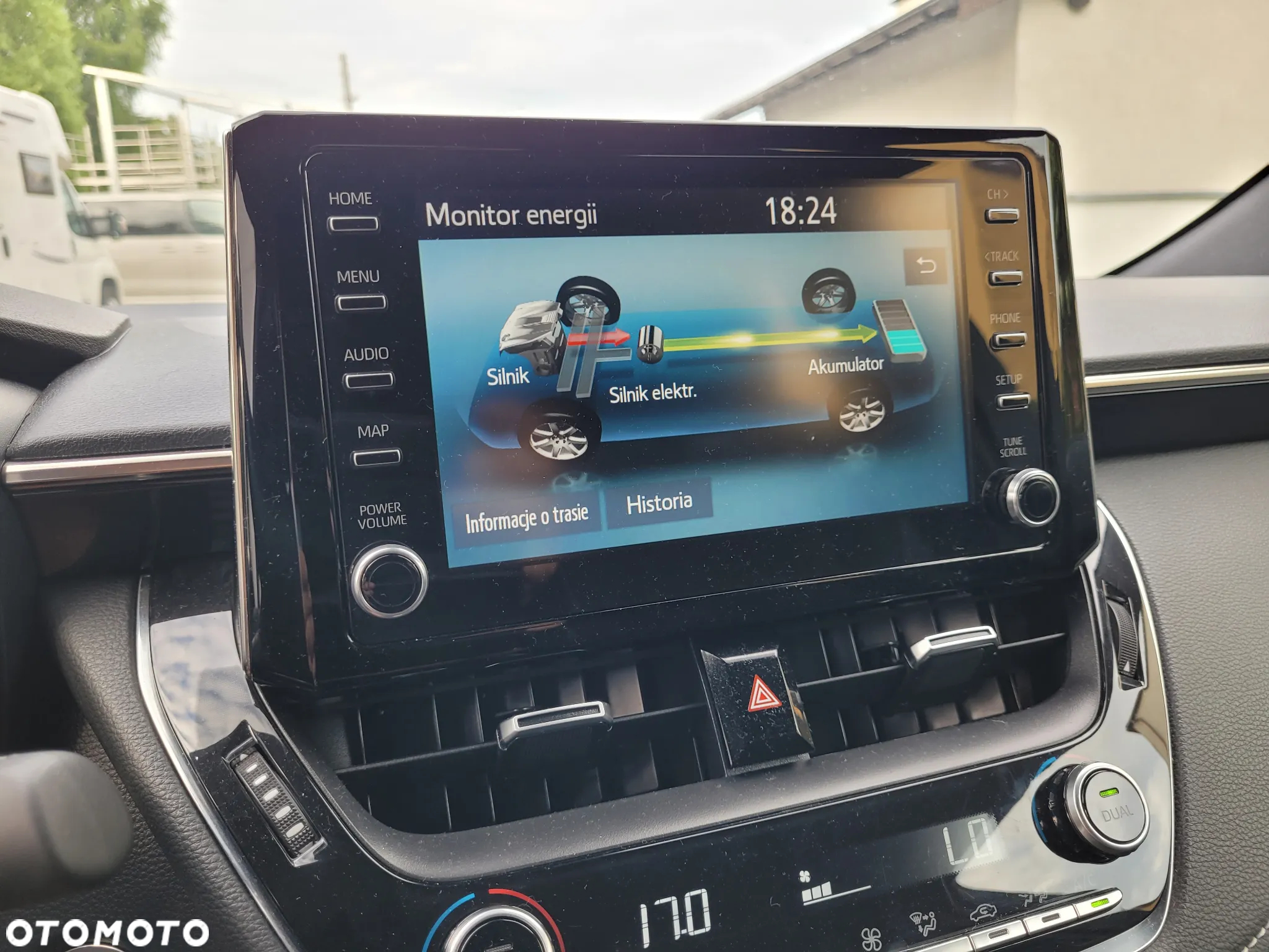 Toyota Corolla 1.8 Hybrid Touring Sports Comfort - 17