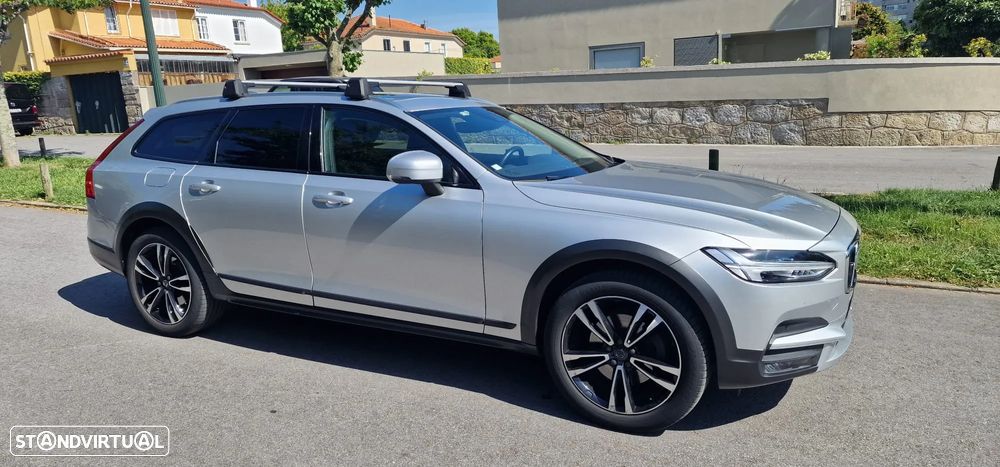 Volvo V90 Cross Country - 2