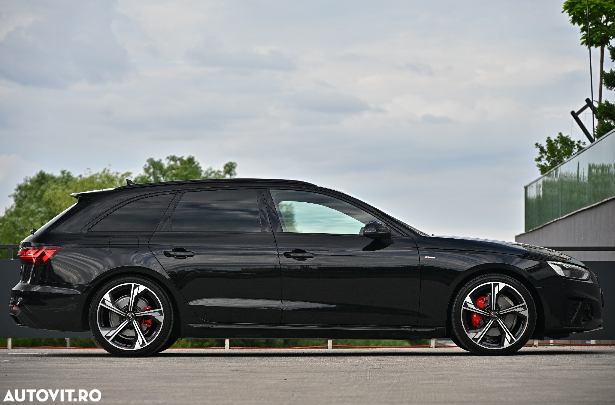 Audi A4 Avant 40 TDI S tronic S line - 39