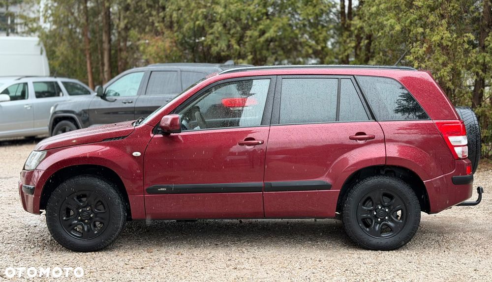 Suzuki Grand Vitara 2.0 Comfort + - 2