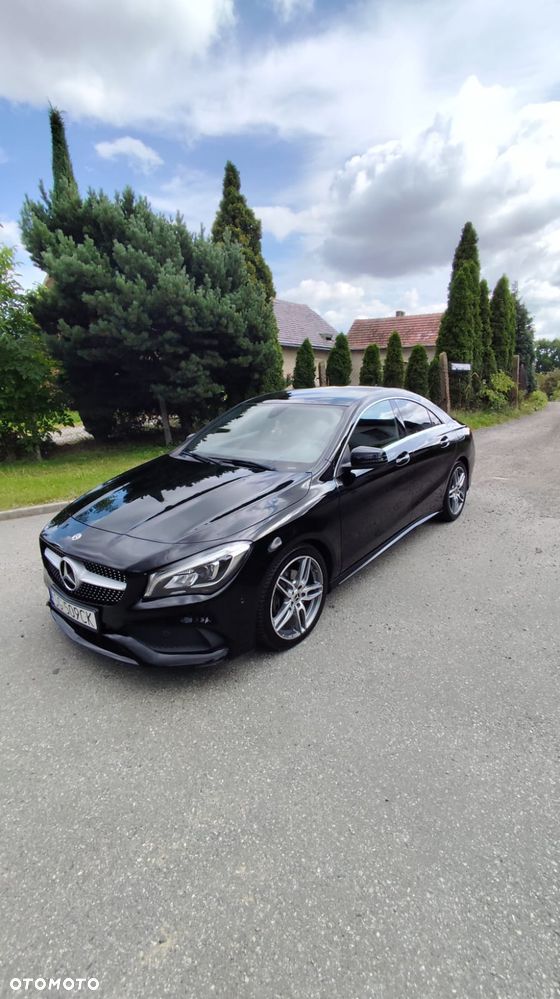 Mercedes-Benz CLA 180 AMG Line - 1