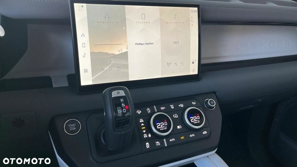 Land Rover Defender - 16