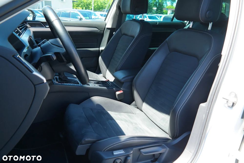 Volkswagen Passat 2.0 TSI Elegance DSG - 11