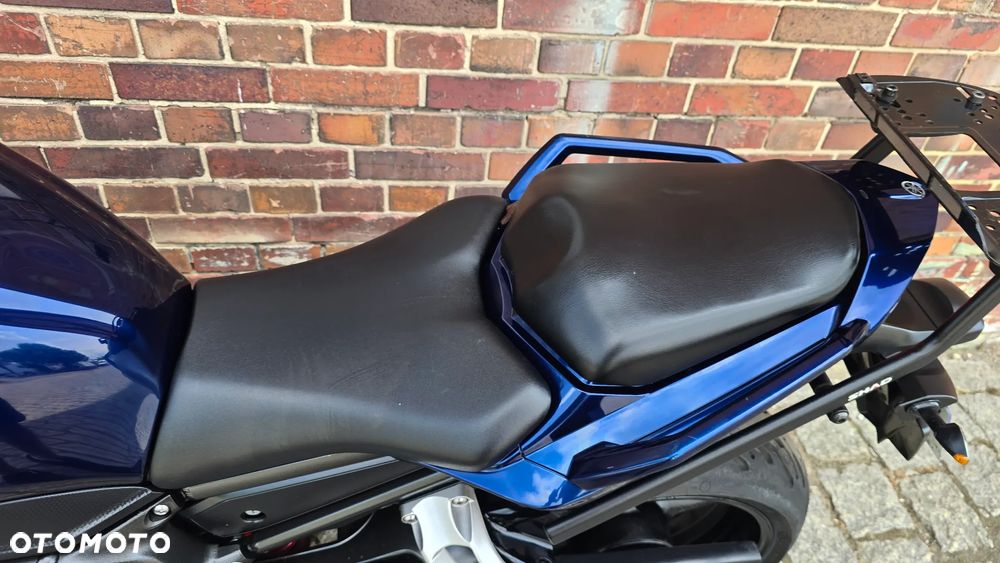 Yamaha FZ - 12