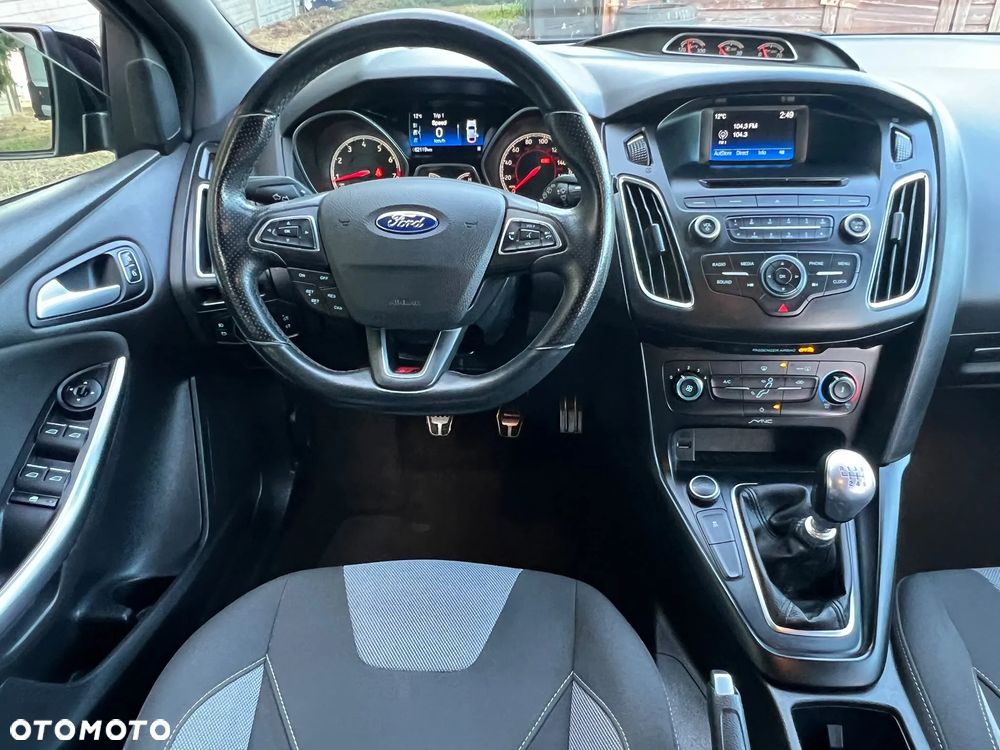 Ford Focus ST - 28