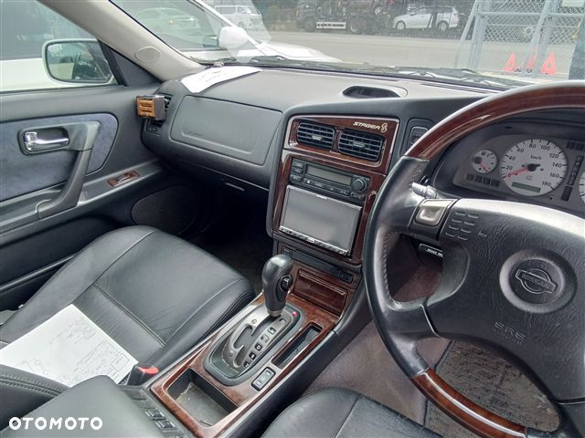 Nissan Skyline - 7