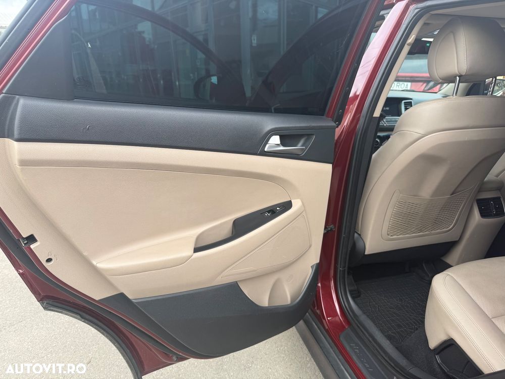 Hyundai Tucson 2.0 CRDI 4WD 6AT Luxury+ - 9