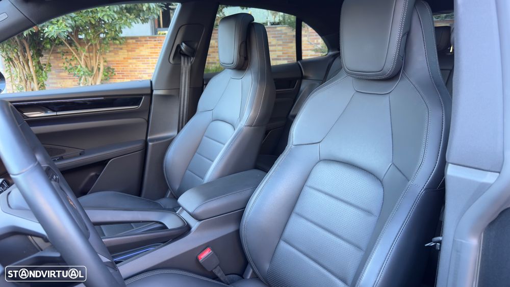 Porsche Macan Electric 4 - 17