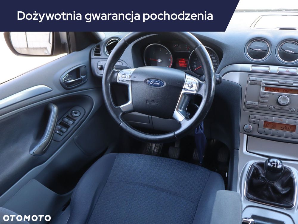 Ford Galaxy - 9