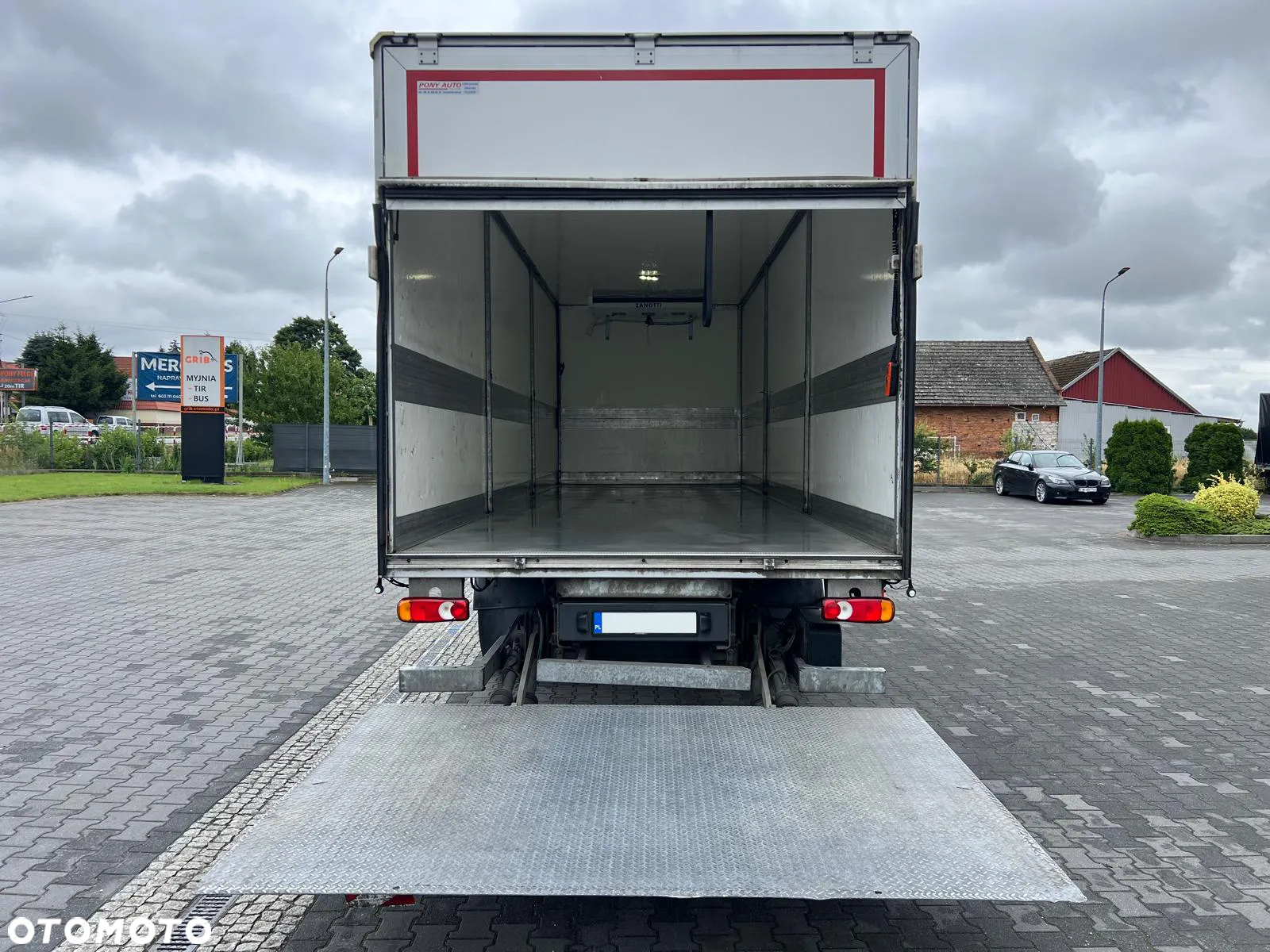 Renault D18 250 DTI 18T CHŁODNIA+WINDA - 7