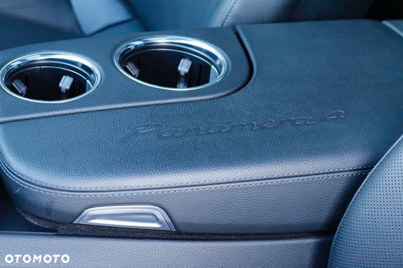 Porsche Panamera 4 E-Hybrid - 23