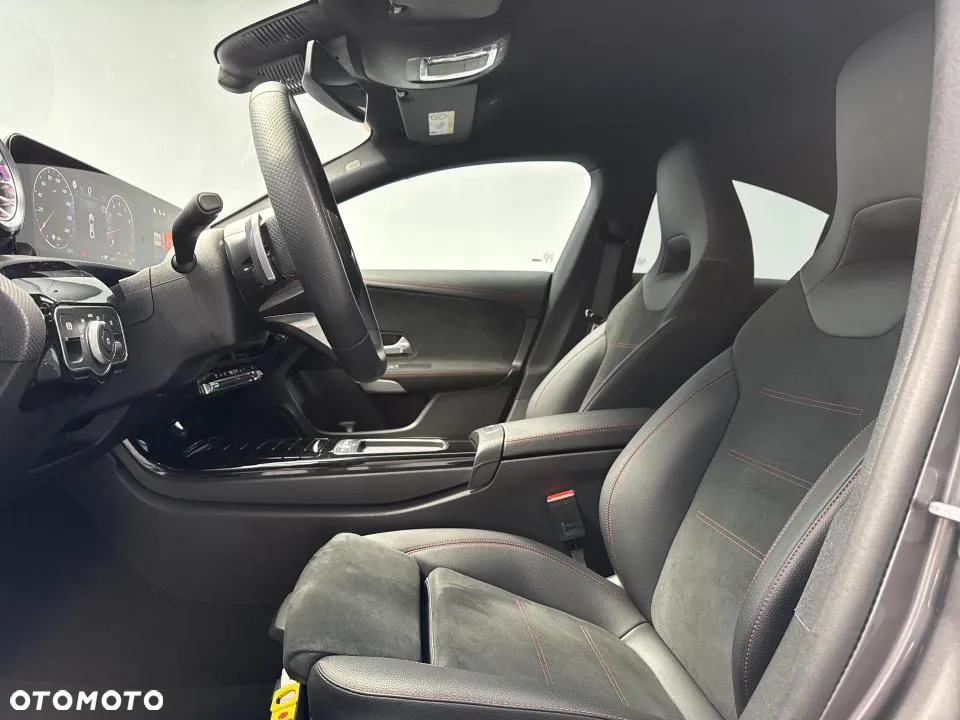 Mercedes-Benz CLA 180 AMG Line 7G-DCT - 12