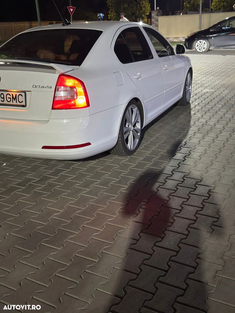 Skoda Octavia 2.0 TFSI RS - 13