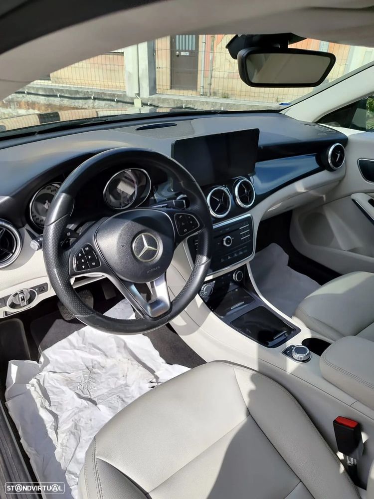 Mercedes-Benz CLA 220 - 9