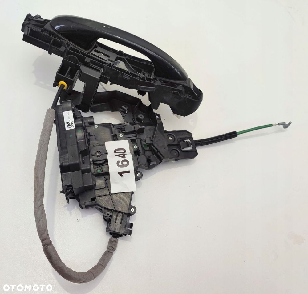 MERCEDES C W205 ZAMEK KLAMKA KEYLESS PRAWY - 2