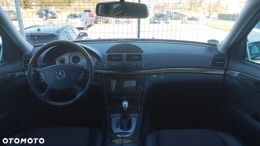 Mercedes-Benz Klasa E 240 4Matic Avantgarde - 15