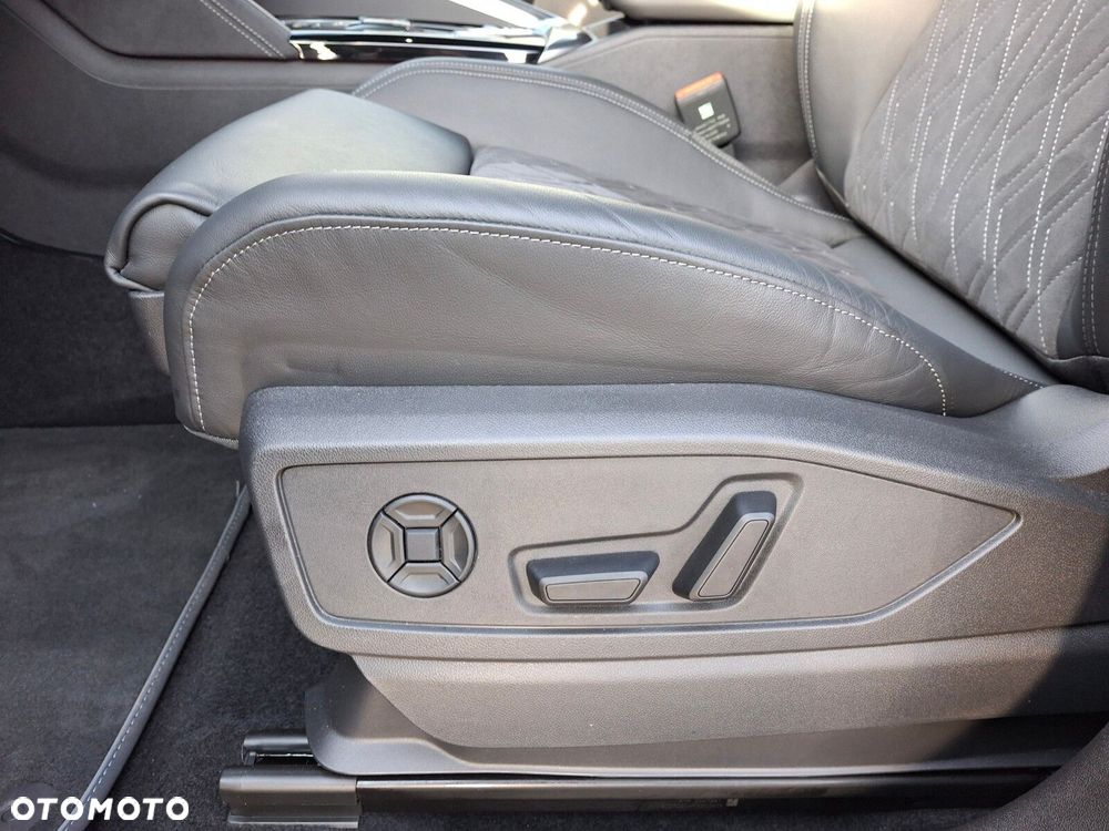 Audi Q5 Sportback - 12