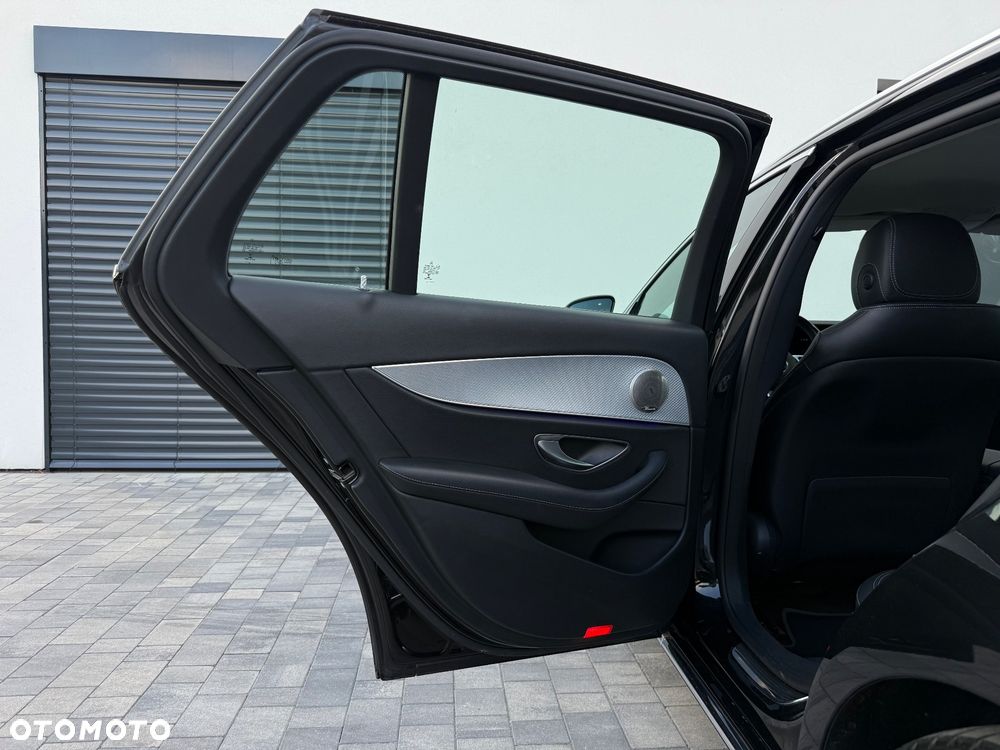 Mercedes-Benz Klasa E 200 d 9G-TRONIC Exclusive - 32