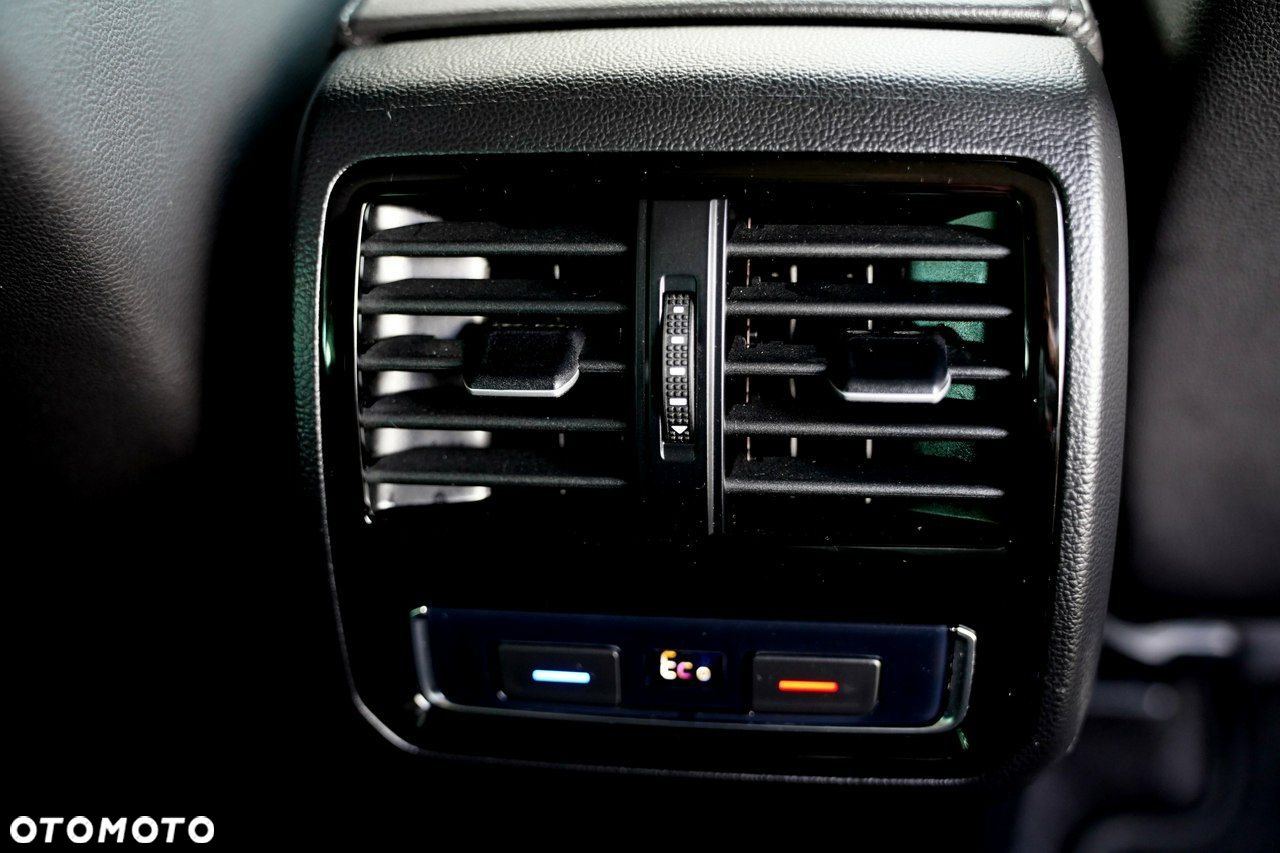 Volkswagen Passat - 38
