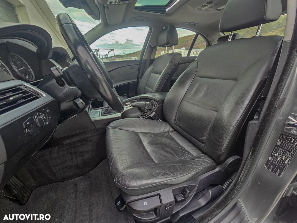 BMW Seria 5 525d - 12