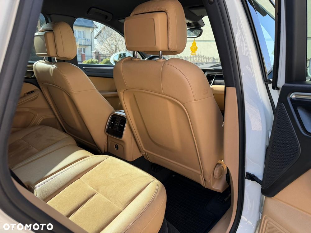 Porsche Macan - 23