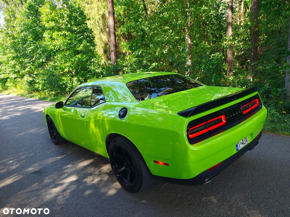Dodge Challenger - 5