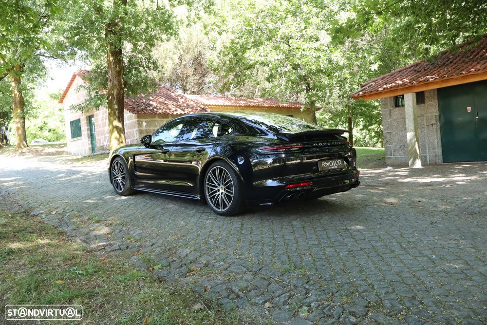 Porsche Panamera - 4