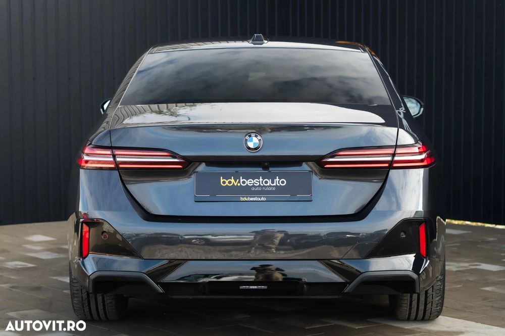 BMW Seria 5 520i AT MHEV - 11