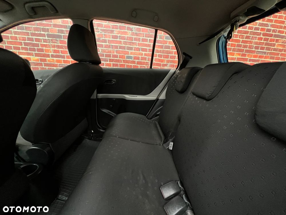 Toyota Yaris - 16