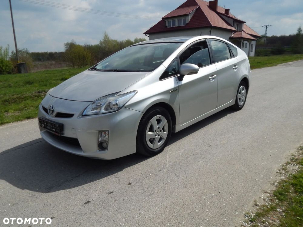 Toyota Prius (Hybrid) - 2