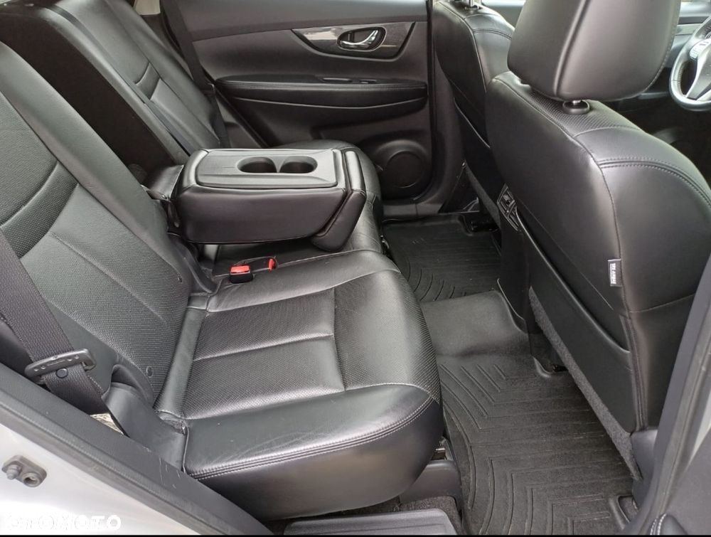Nissan Rogue - 30