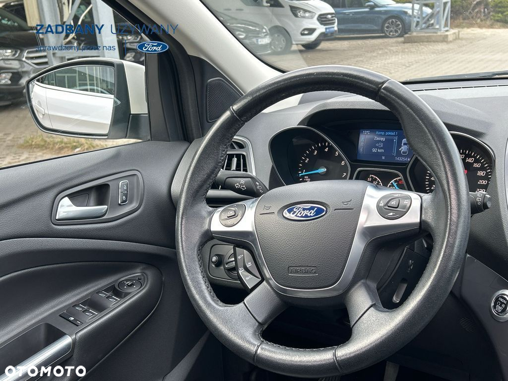 Ford Kuga 1.5 EcoBoost 2x4 Titanium - 16