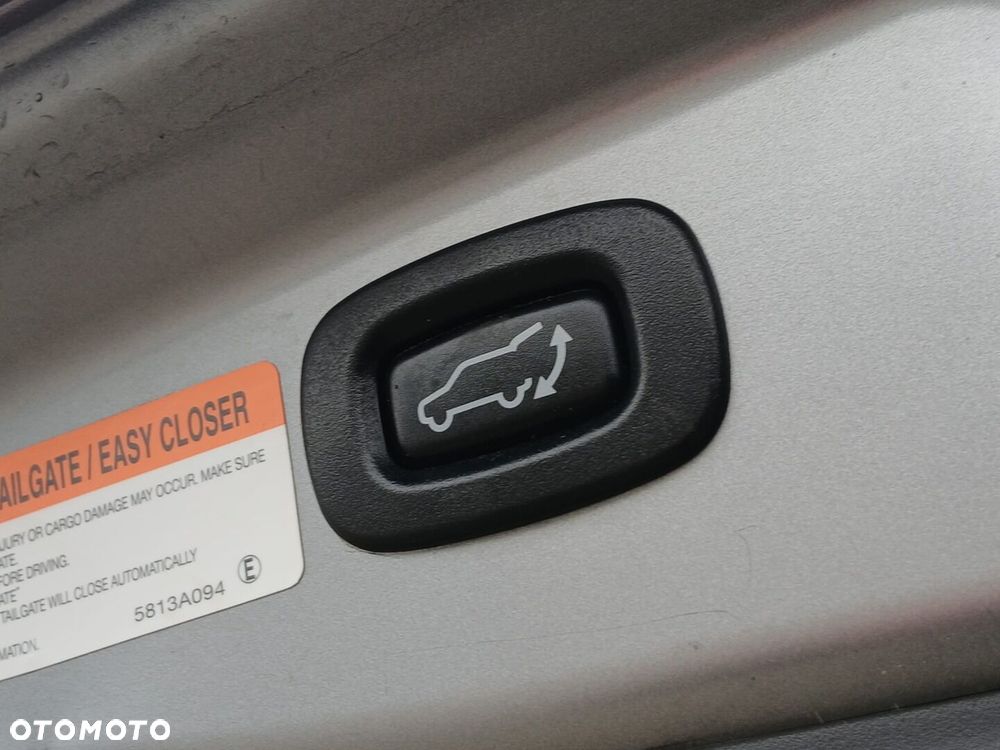 Mitsubishi Outlander - 40