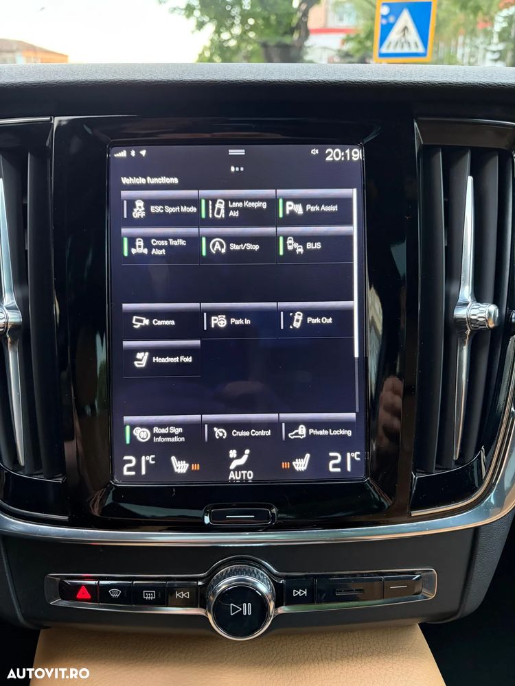 Volvo S90 T6 AWD Geartronic Momentum - 10