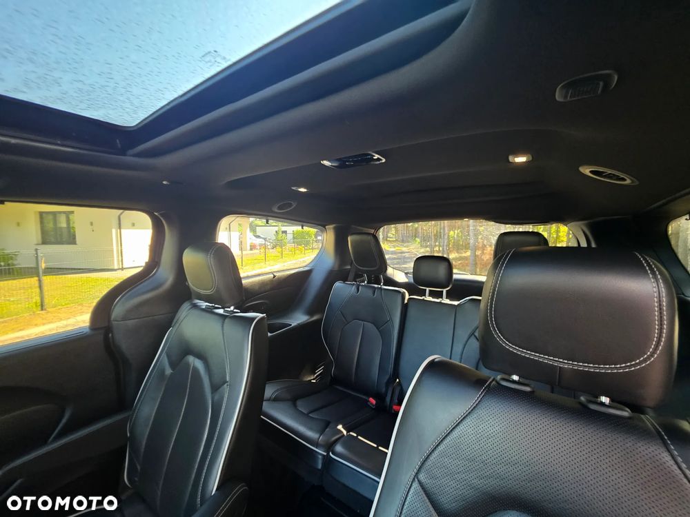 Chrysler Pacifica - 21