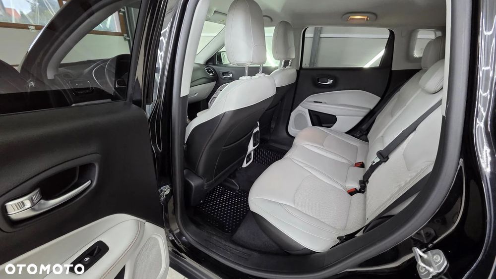 Jeep Compass - 11