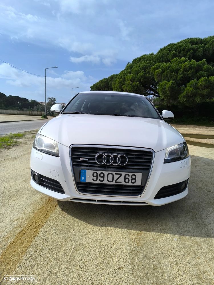 Audi A3 1.6 TDI DPF S line Sport Pack - 9