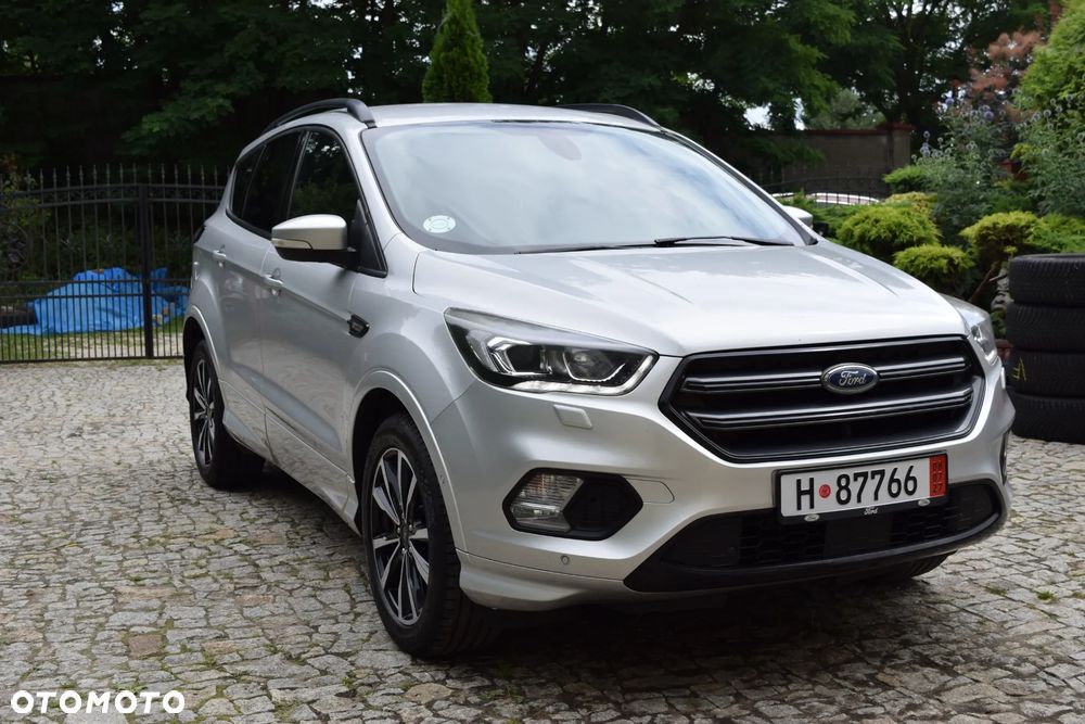 Ford Kuga 1.5 EcoBoost 2x4 ST-Line - 9