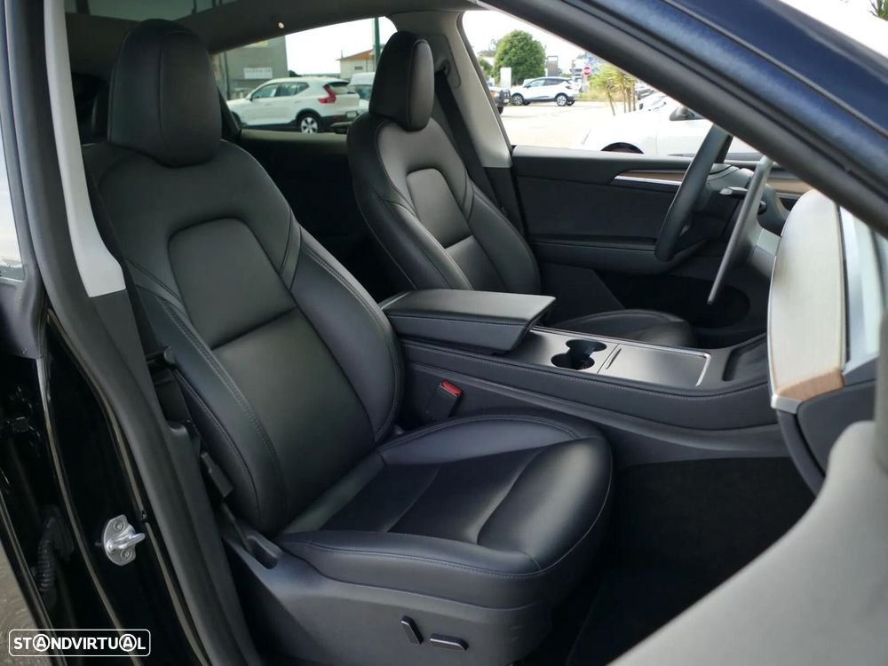 Tesla Model Y Performance Tração Integral - 29